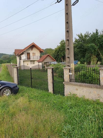 Casă cu 2 camere în Logrești