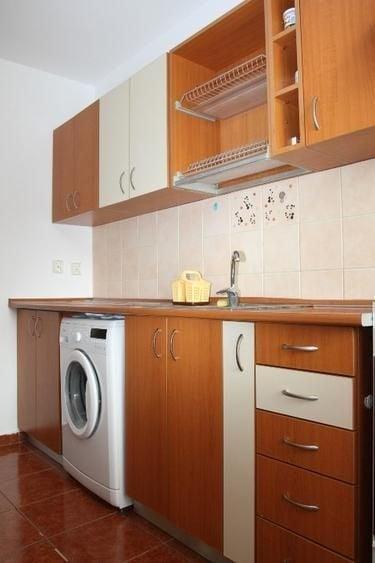 Apartament cu 2 camere decomandat, mobilat în Titan