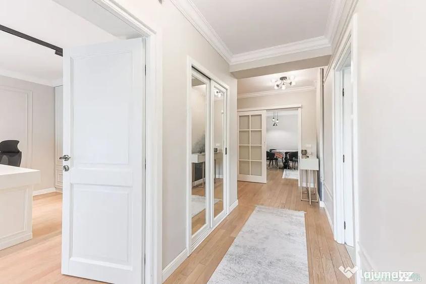 Casă cu 5 camere cu Teren 580 Mp în Subcetate