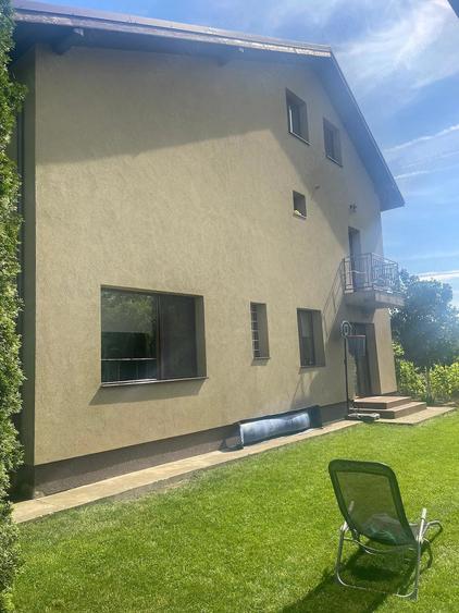 Casă cu Teren 300 Mp în 1 Decembrie
