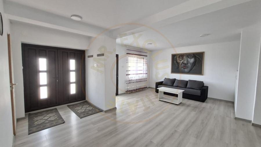 Casă individuală cu 6 camere cu Teren 1200 Mp în Budeasa