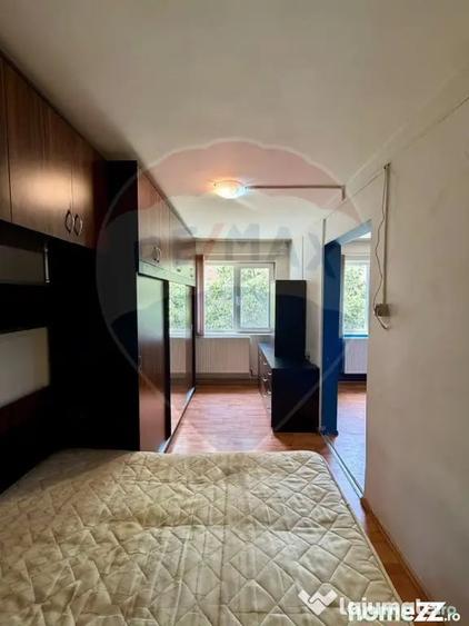 Apartament cu 3 camere semidecomandat în Central