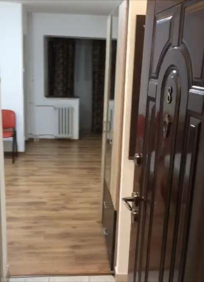 Garsonieră decomandată în Nicolina