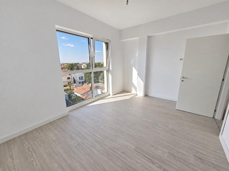 Apartament cu 3 camere decomandat în Colentina