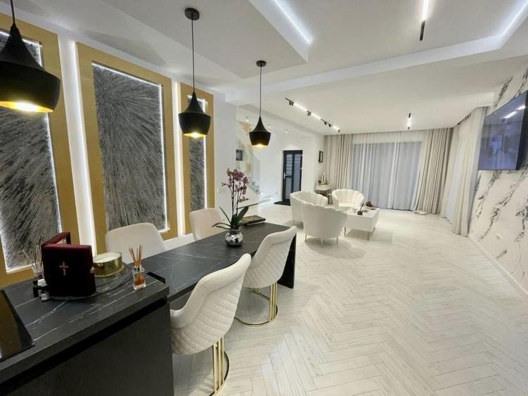 Casă cu 4 camere în Valea Adâncă
