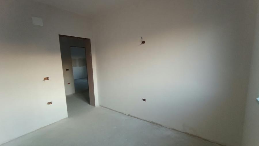 Casă individuală cu 4 camere cu Teren 440 Mp în Albești
