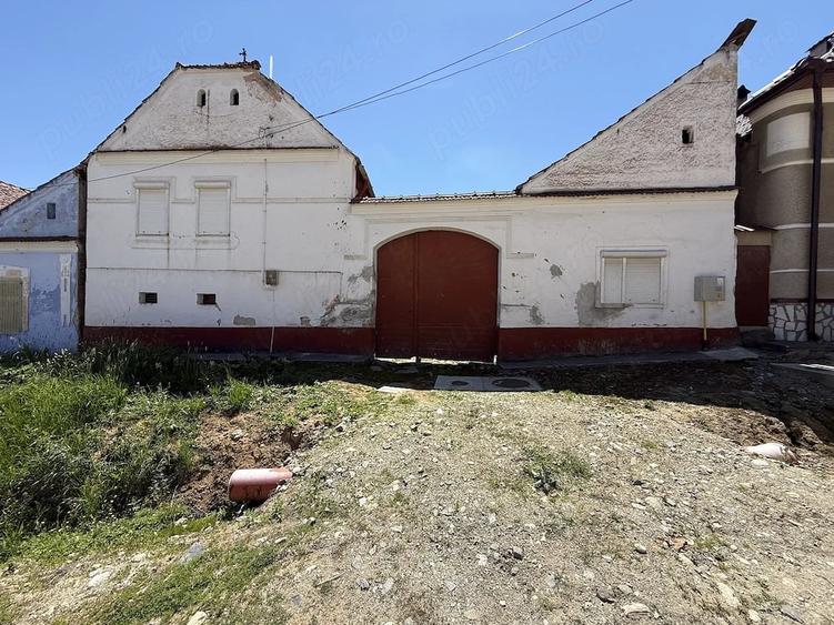 Casă cu 4 camere cu Teren 400 Mp în Poiana Sibiului