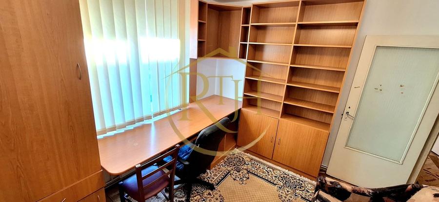 Apartament cu 3 camere decomandat, mobilat în Girocului