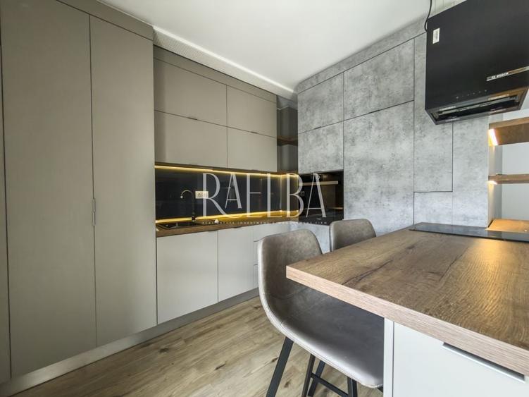 Apartament cu 3 camere decomandat în Aviației
