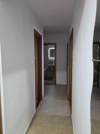 Apartament cu 3 camere decomandat, mobilat în Ultracentral