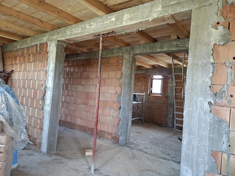 Casă cu Teren 650 Mp în Semicentral