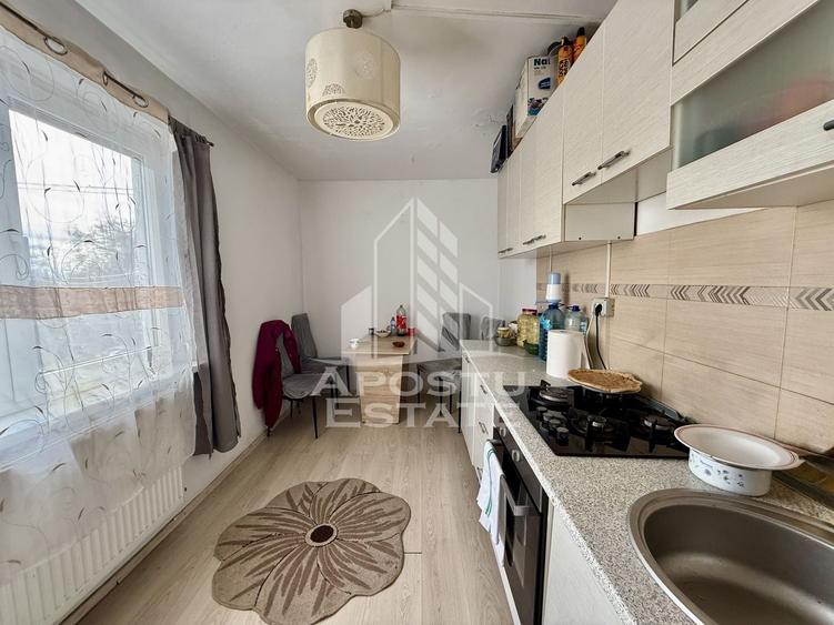 Apartament cu 2 camere nedecomandat, mobilat în Lunei