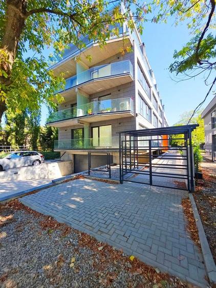 Apartament cu 3 camere decomandat în Splaiul Unirii