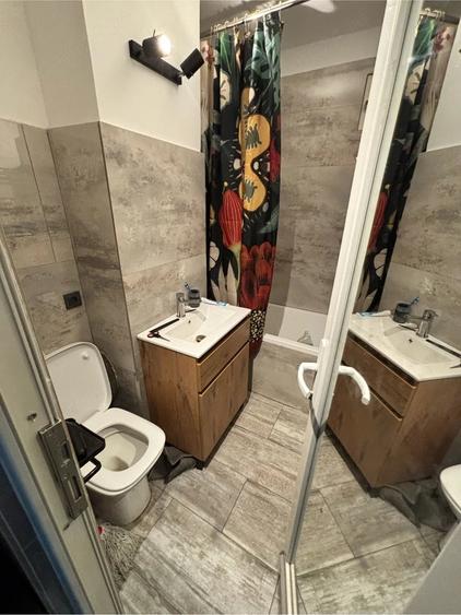 Garsonieră decomandată în Central