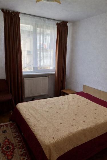 Apartament cu 3 camere decomandat în Tașca