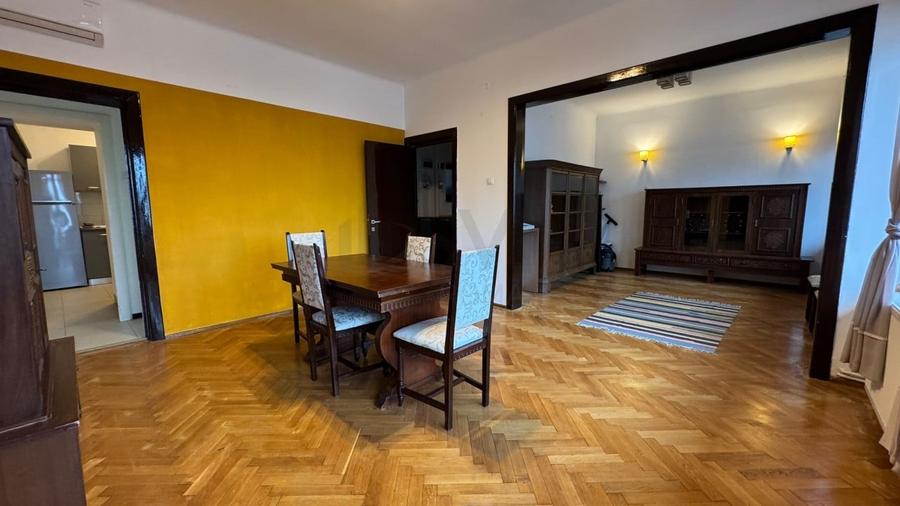 Apartament cu 4 camere decomandat în Dacia