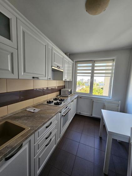 Apartament cu 2 camere decomandat în Titan