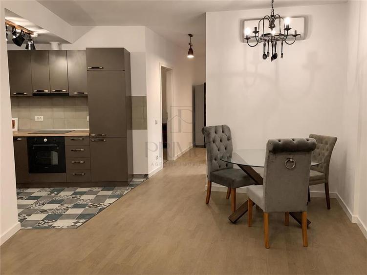 Apartament cu 2 camere semidecomandat, mobilat în Take Ionescu
