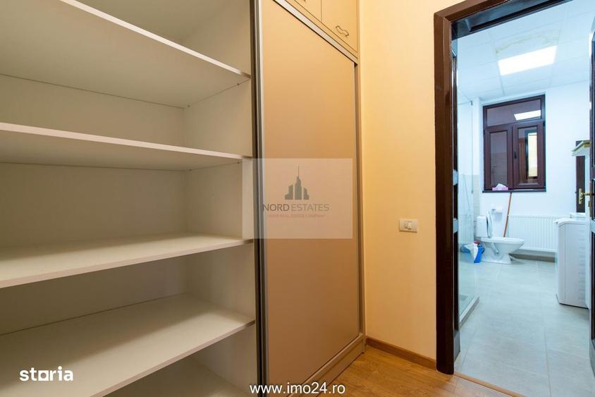 Apartament cu 5 camere decomandat în Moșilor