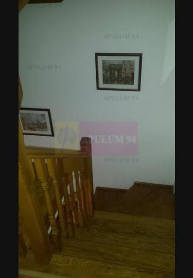 Casă individuală cu 6 camere decomandat cu Canalizare în Drumul Sării