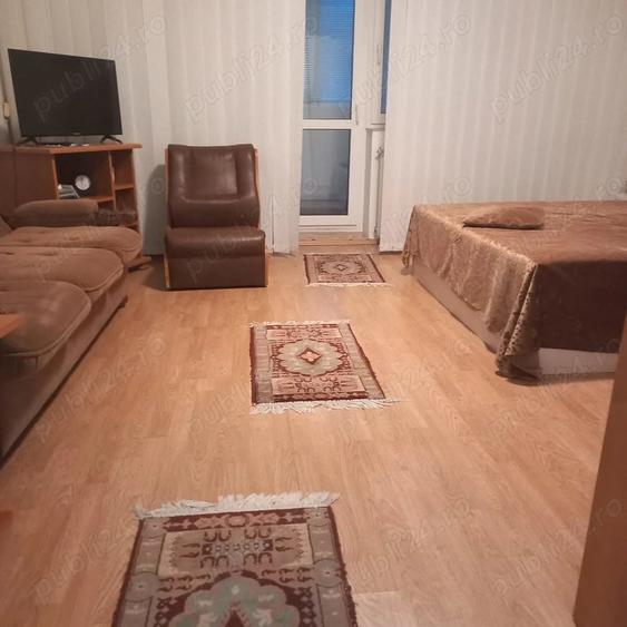 Garsonieră decomandată în Stadion