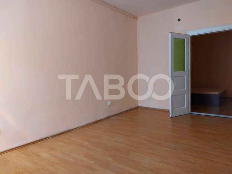 Apartament la casa 52 mp 2 camere terasa pivnita central Cisnadie - 7