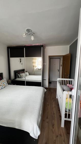 Vand apartament cu doua camere in 8 Martie +garaj+ parcare in fata blocului - 2