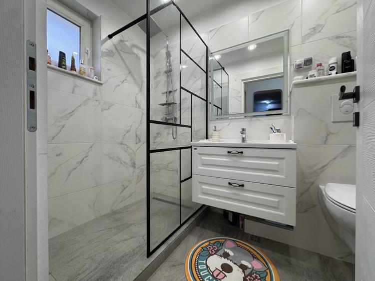 3 cam, bloc caramida, etaj 4 cu acoperis, str. Unirii - 8