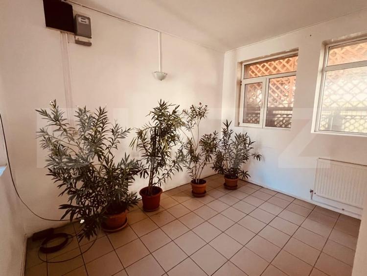 Spatiu comercial 121 mp, vitrina, 1 Mai - 7