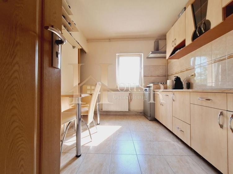 In bloc izolat. 2 bai. Aproape de Spitalul Judetean si Parcul Lidia. - 8