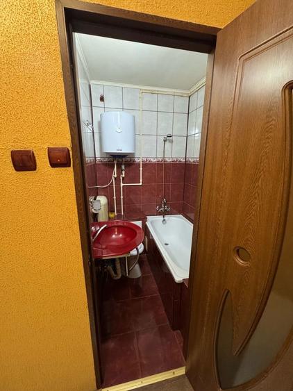 Inchiriez garsoniera saturn i6 - 1