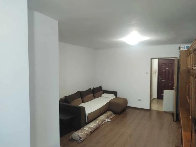 Apartament cu 1 camera, decomandat, zona Tatarasi - 1