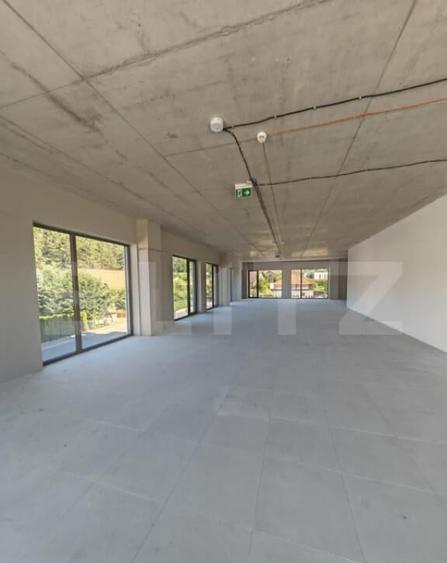 Spatiu de birouri ,1348 mp, terasa 990 mp, clasa A++, zona V - 9