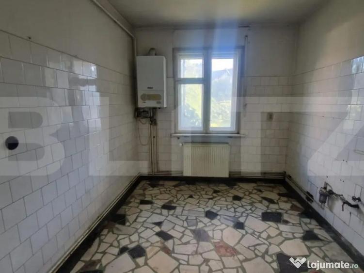 Casa deosebita D-P-E+POD, 6 camere, 200 mp + 1053 mp teren, - 3