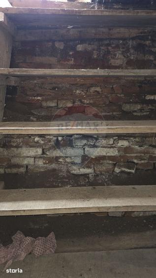 Casă cu 3 camere cu Teren 5063 Mp în Călugăreni