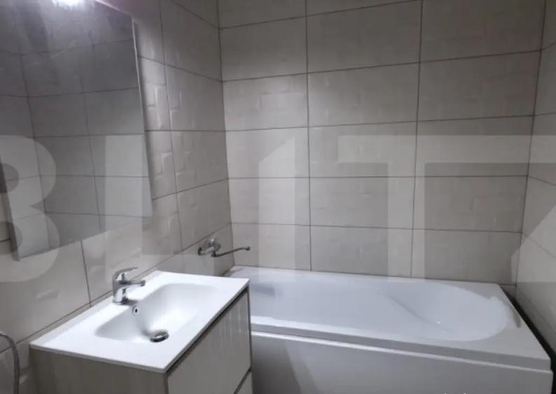Apartament 2 camere ,strada Democratiei - 7
