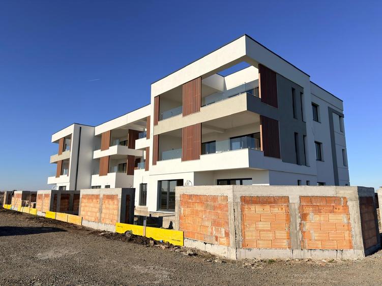 Comision 0 - Dezvoltator 4 cam curte proprie - 160000eur TVA si parcare inclusa! - 1