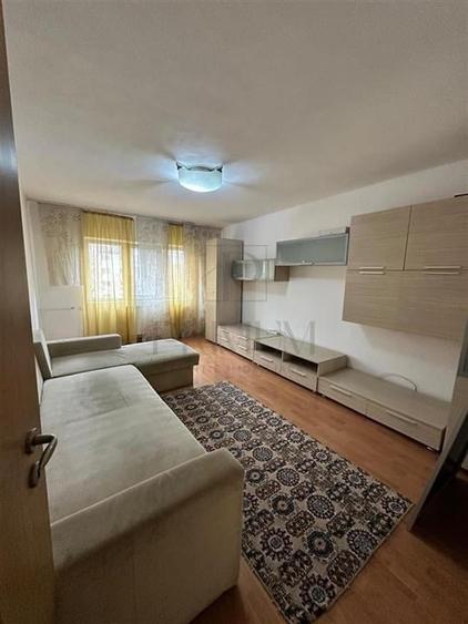 LUNEI- 2 camere, etaj intermediar, decomandat, centrala proprie - 4