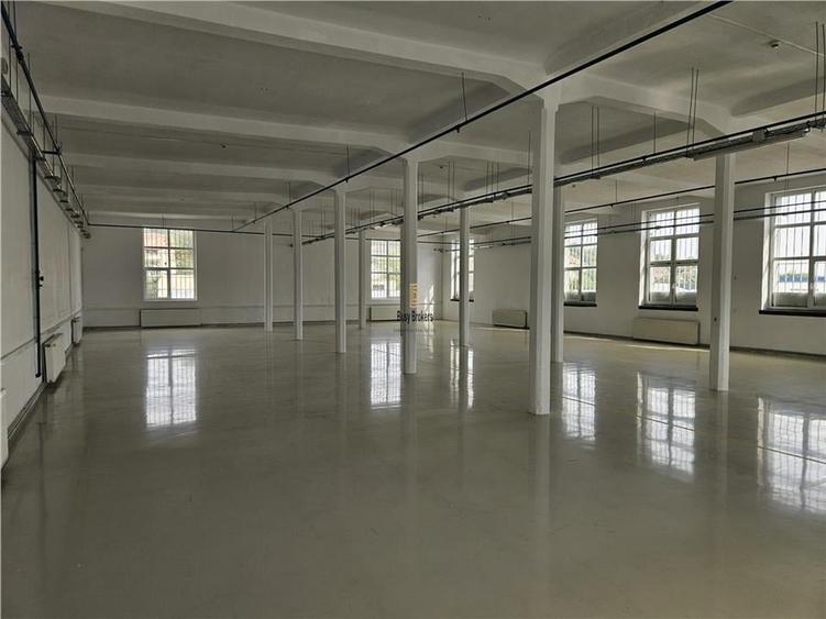 Spatiu Industrial - 3500 mp - Productie - Depozitare - Office - 42