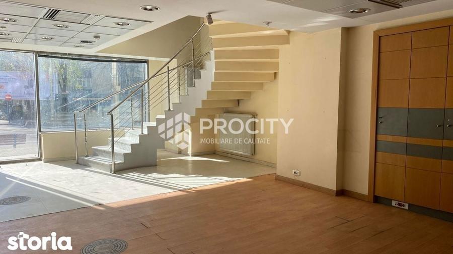 Bulevardul Independentei spatiu comercial in suprafata de 522 mp . - 2