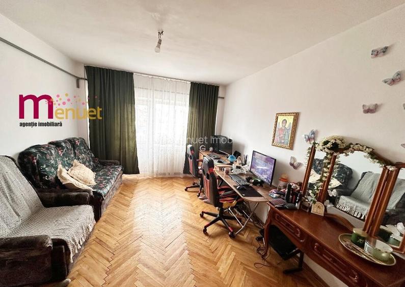 Apartament 3 camere,str.Victoriei