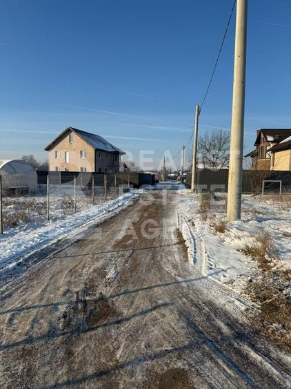 Teren Construcții extravilan de 539 mp, în Ostratu