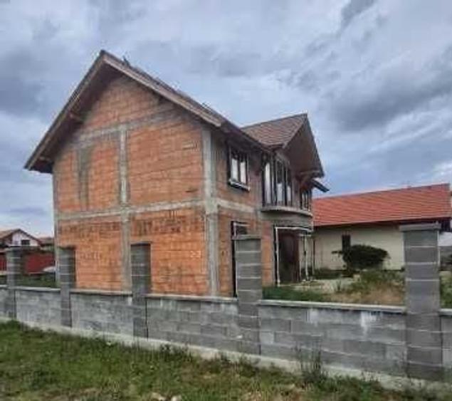 CASA INDIVIDUALA la rosu 1400mp teren - 1