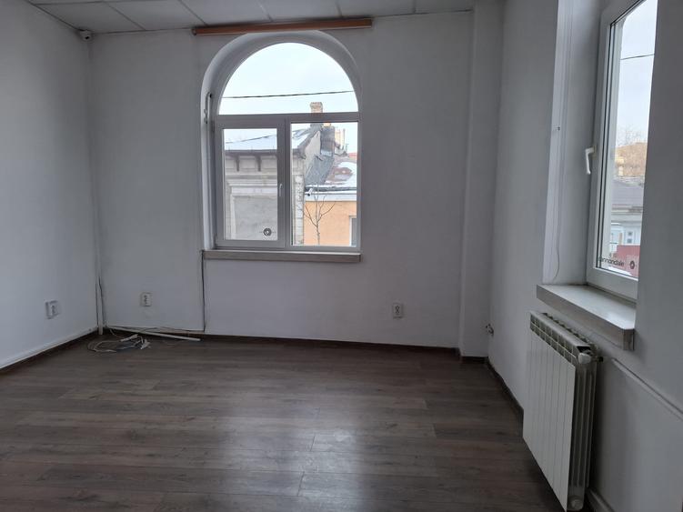 URGENT!, libera, pretabila rezidential/birou/comercial, 2 intrari, NEGOCIABIL - 3