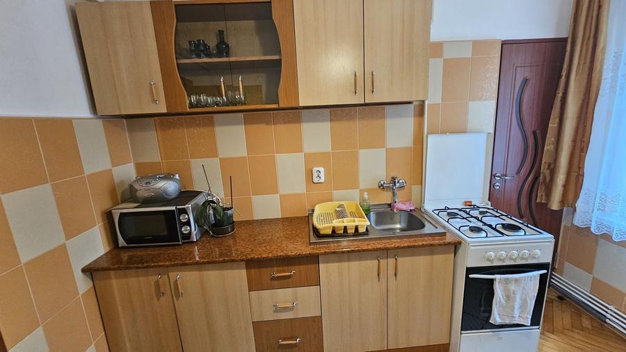 Inchiriez apartament 2 camere Unirii etajul 1 - 270 euro - 2