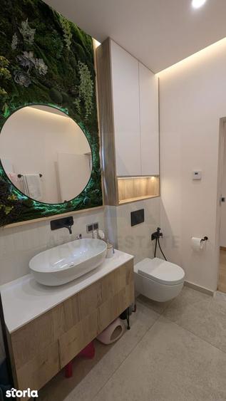 Penthouse 133 mp utili 4 camere 2 terase loc parcare in zona Centrala - 1