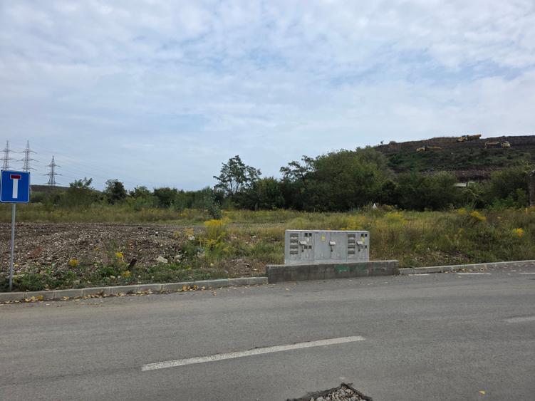 Teren industrial comercial Coresi - 1