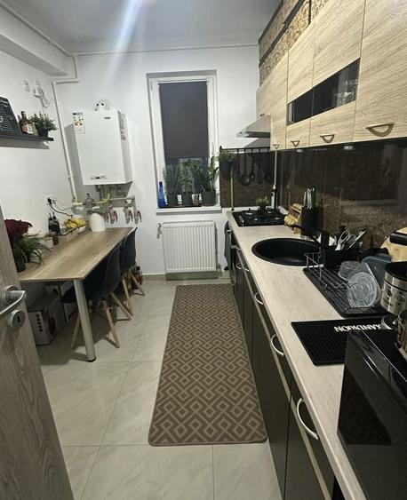 PROPRIETAR vand apartament 3 camere DECOMANDAT loc de PARCARE - 6