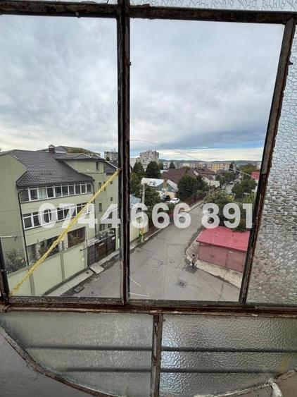 Vand Apartament 3 camere decomandat etaj 3, strada Maramures - 5