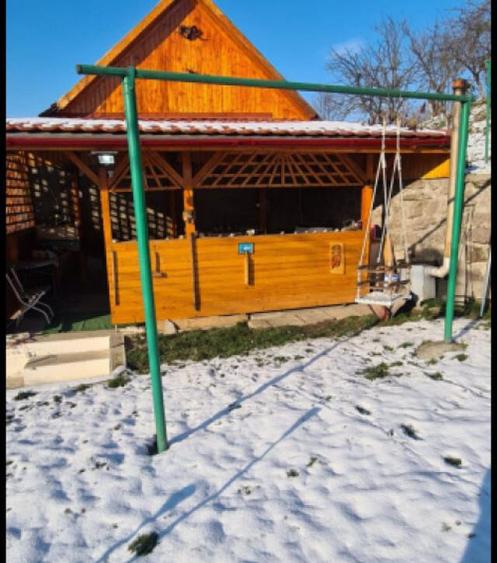 Casa caramida in UROI schimb cu apartament 3-4 camere i - 1